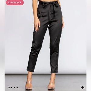 Never worn Windsor Tie Waist Satin Tapered Pants black medium